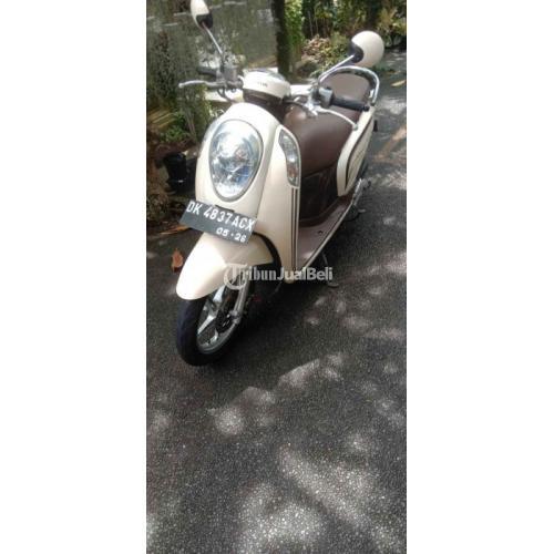 Motor Honda Scoopy ISS 2016 Cream Bekas Surat Lengkap Body Mulus - Denpasar