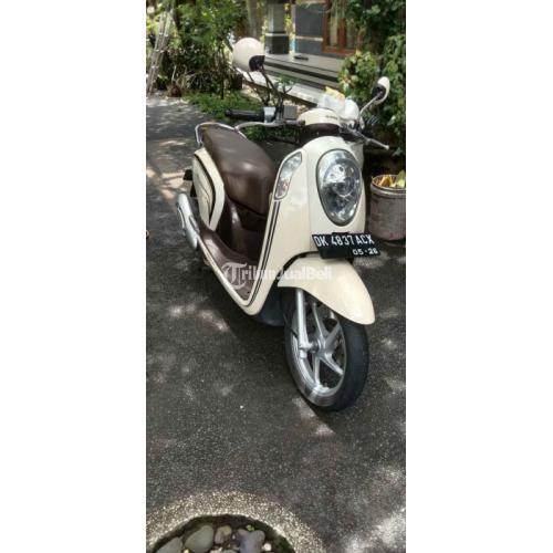 Motor Honda Scoopy ISS 2016 Cream Bekas Surat Lengkap Body Mulus - Denpasar