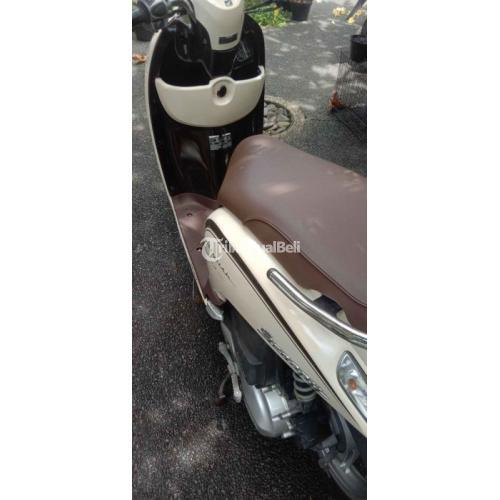 Motor Honda Scoopy ISS 2016 Cream Bekas Surat Lengkap Body Mulus - Denpasar