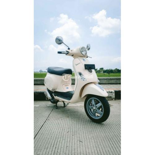 Motor Vespa LX 150 2012 Kuning Gading (Rare Color) Bekas Terawat - Bandung