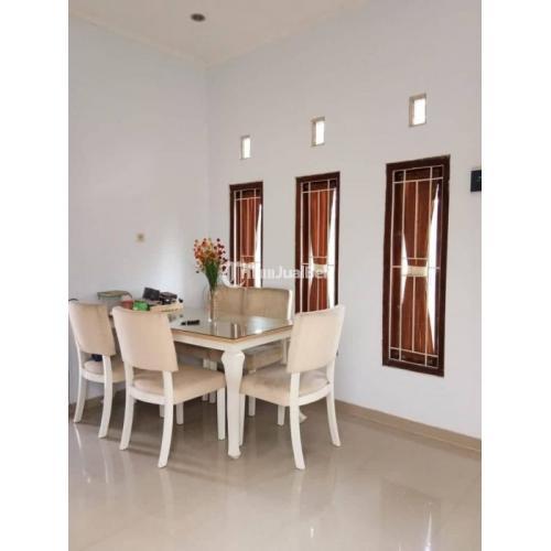 Rumah Mewah Luas 300 m2 4KT 2KM Parkiran Luas Dekat Wiyoro Sekarsuli - Bantul