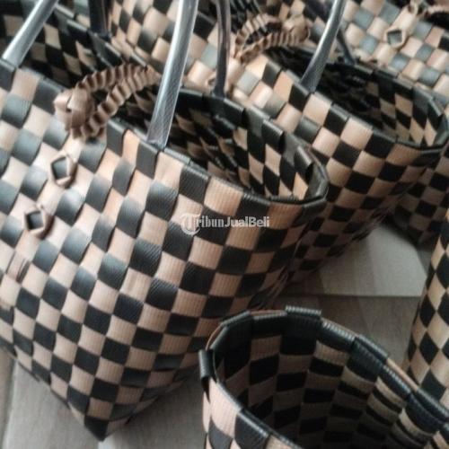 Kerajinan Tas Anyaman Menerima Partai Besar Cocok untuk Souvenir - Gresik