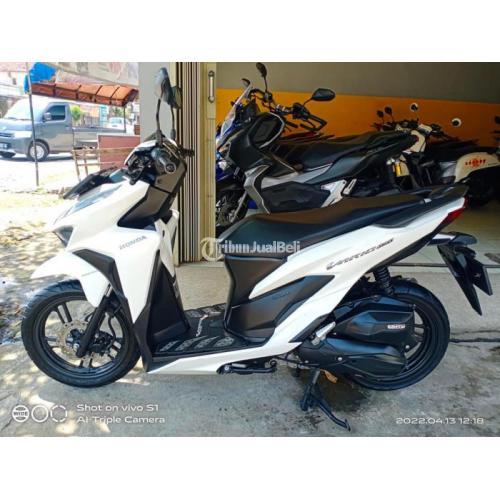 Motor Honda Vario Tahun 2019 Bekas Warna Putih Kondisi Mulus Terawat - Madiun