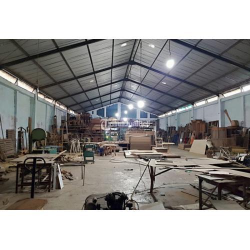 Dijual Rumah Mewah Bergaya Eropa Plus Gudang Luas - Sleman