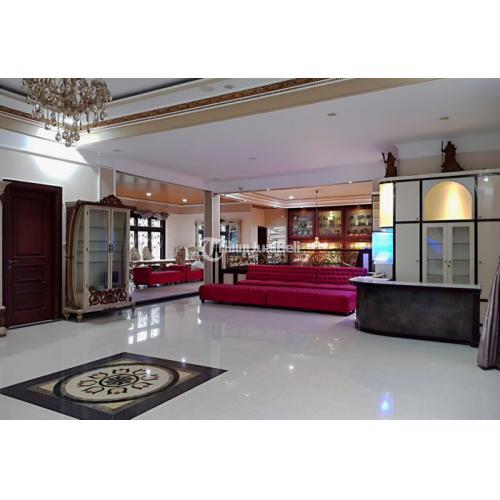 Dijual Rumah Mewah Bergaya Eropa Plus Gudang Luas - Sleman