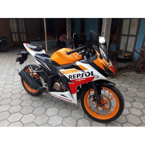 Motor Honda CBR 2017 Orange Second Pajak Hidup Surat Lengkap Siap Pakai - Bantul