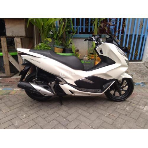 Motor Honda PCX Tahun 2020 Bekas Warna Putih Surat Lengkap Pajak Hidup - Surabaya