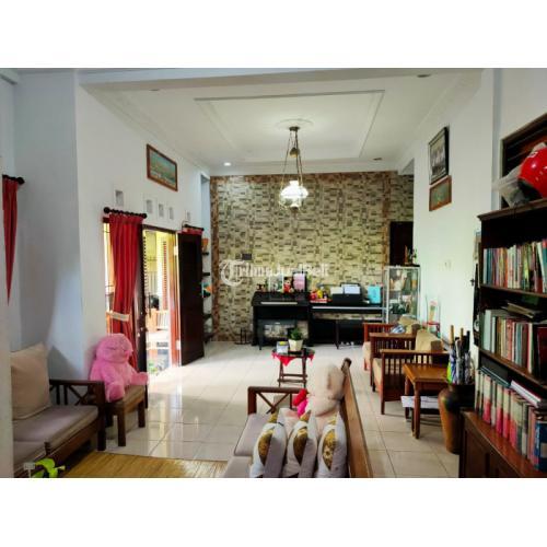 RUMAH CANTIK DILENGKAPI GAZEBO DI LANTAI 2