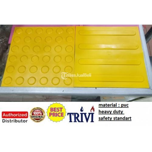 blind road tactile guiding paving tile bricks sidewalk,jalan difable