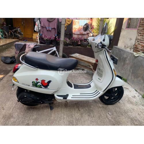 Motor Vespa LX 150 ie 2012 Putih Seken Surat Lengkap di Bandung