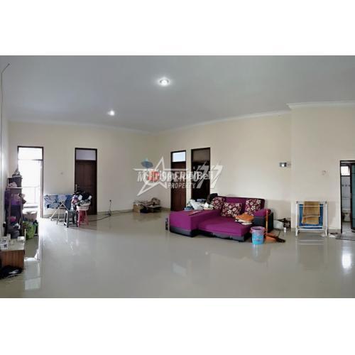 RUMAH 2 Lantai Plus RUANG USAHA