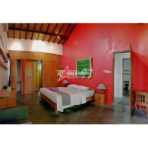 VILLA dan GUEST HOUSE Plus Kolam Renang