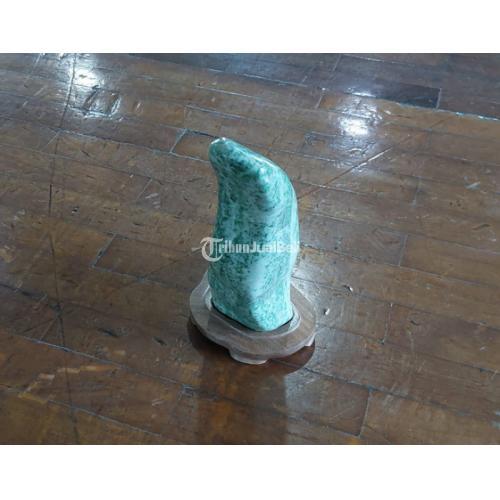 Bahan Biseki Giok Jadeite Jade Type A Natural RJD011 Dengan Tatakan Daiza Indah