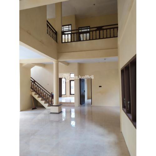 RUMAH DENGAN 5 KAMAR TIDUR DI KOTA MAKASAAR