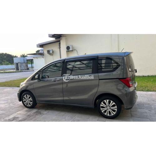 Mobil Honda Freed E PSD 2014 Bekas ajak Panjang Grey Second - Boyolali