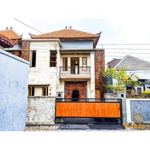 RUMAH SIAP HUNI LANTAI 2 DESIGN CANTIK DEKAT TERMINAL BATUBULAN