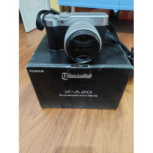 Kamera Mirrorless Fujifilm XA20 Silver Bekas Normal Bebas Jamur