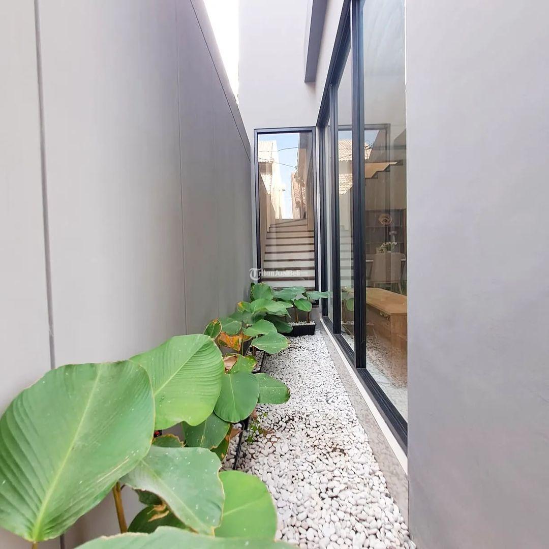 RUMAH BARU FULL FURNISH 2 LANTAI DESAIN KONTEMPORER CARPORT LUAS