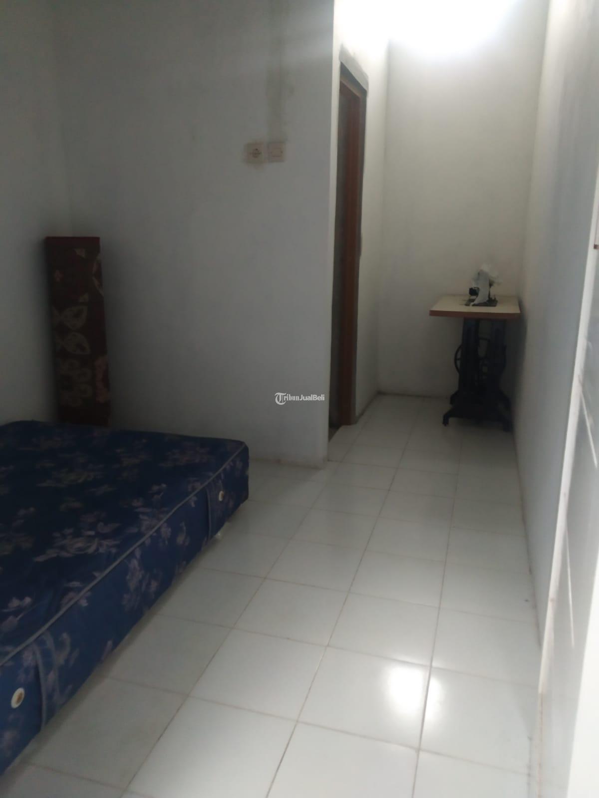 Tanah Dan Bangunan Tepi Jalan Aspal Utara PKU Gamping