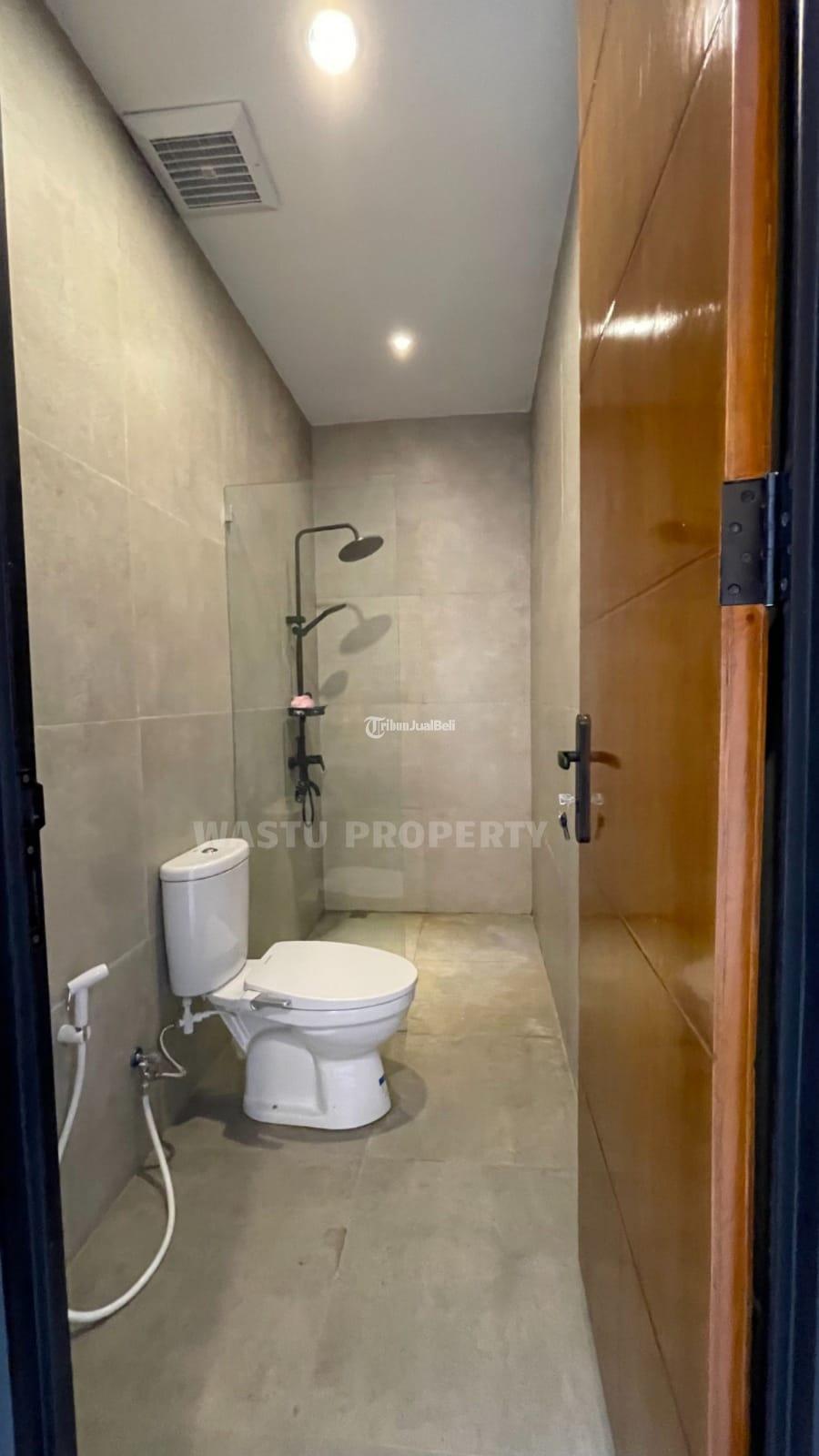 RUMAH BARU 2 LANTAI FULL FURNISH POSISI HOOK DI KALASAN