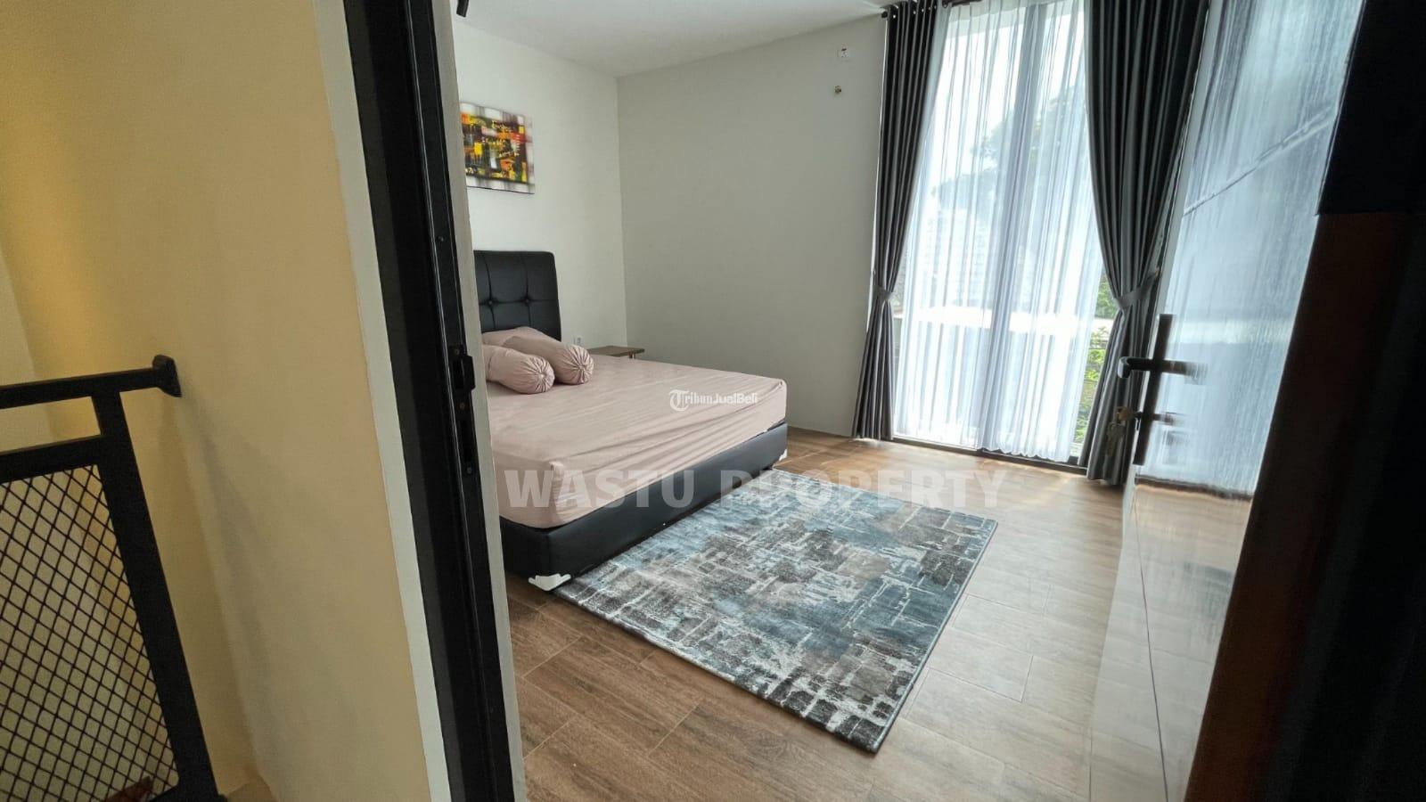 RUMAH BARU 2 LANTAI FULL FURNISH POSISI HOOK DI KALASAN