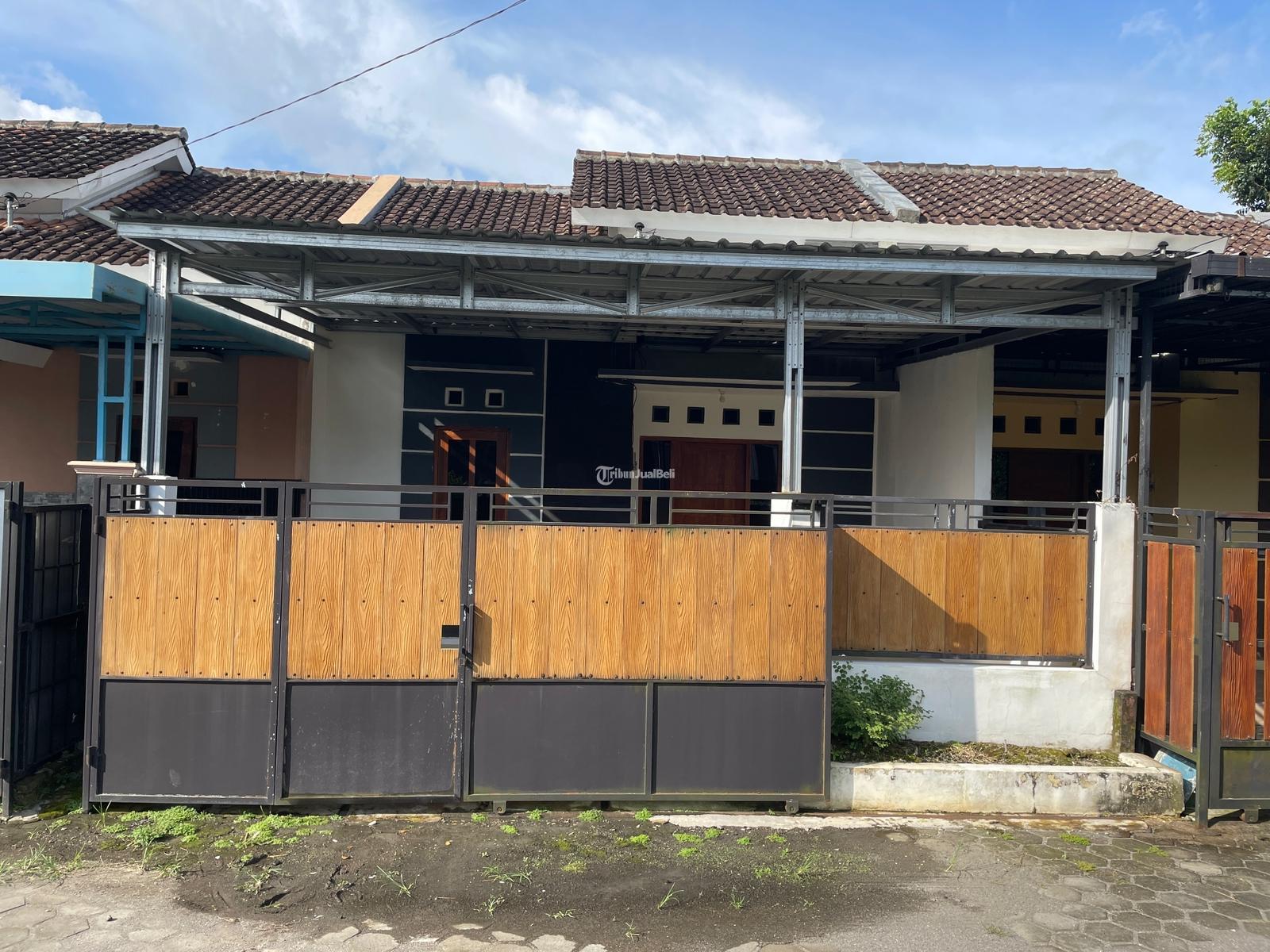 RUMAH SECONDARY MURAH TERAWAT DALAM PERUMAHAN DI PRAMBANAN