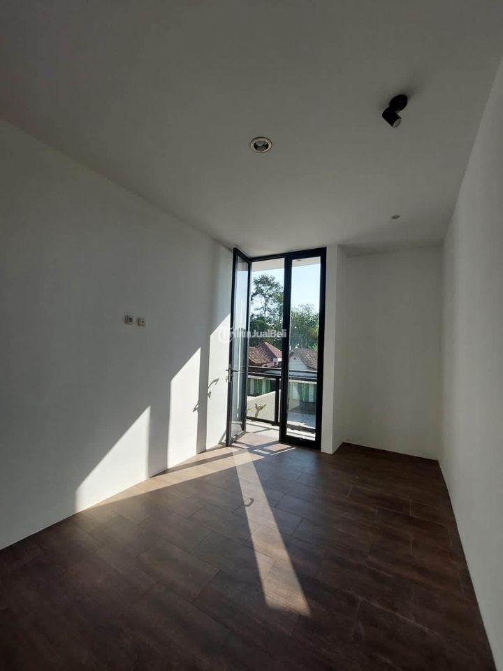 RUMAH BARU SIAP HUNI DEKAT KAMPUS UII DI NGAGLIK