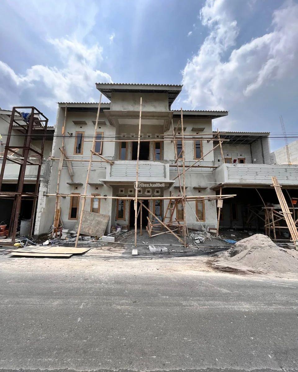 RUMAH SIAP HUNI 2 LANTAI DEKAT MAGUWOHARJO SLEMAN