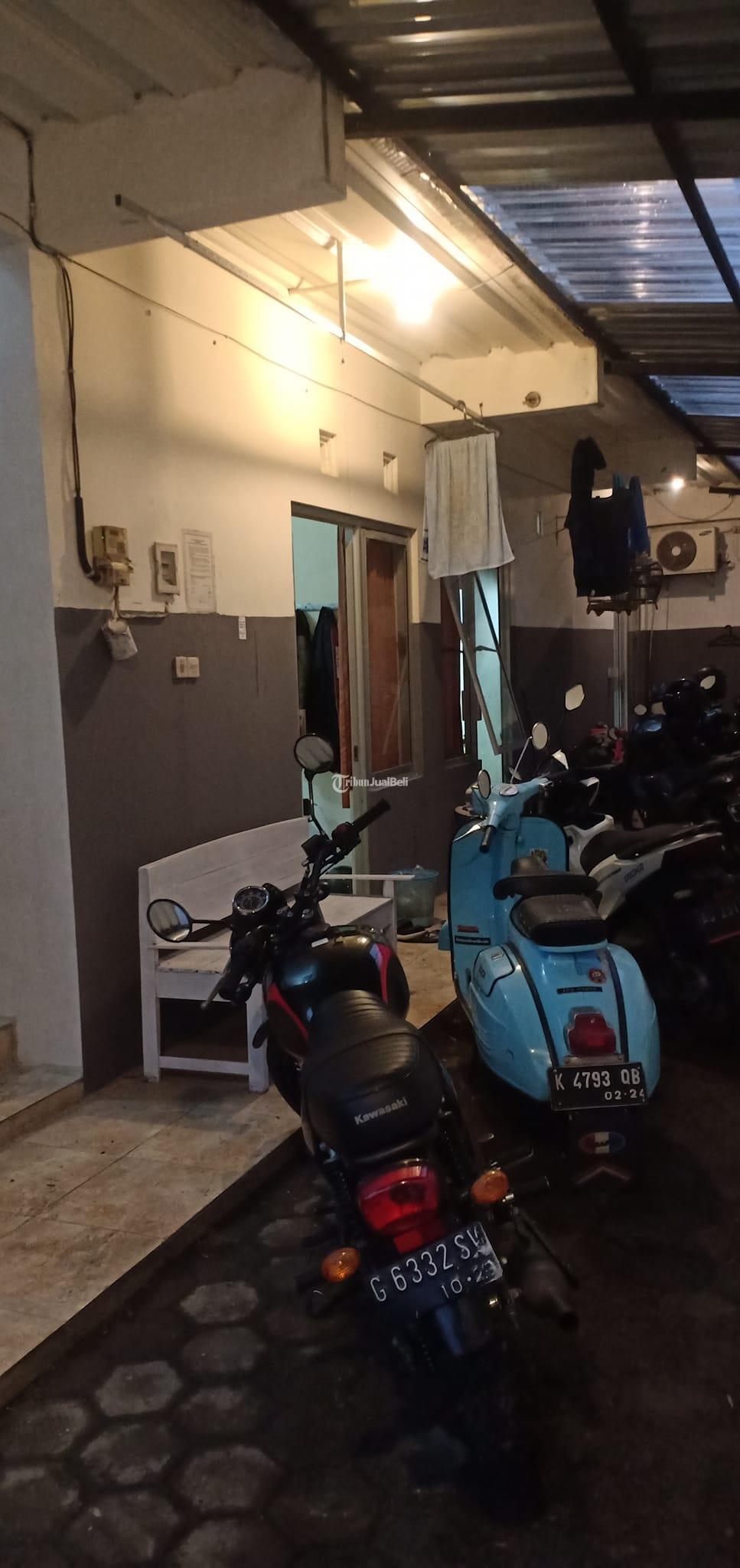 Kos Murah dekat Kampus UNS Solo 2 Lantai Jalan Lebar