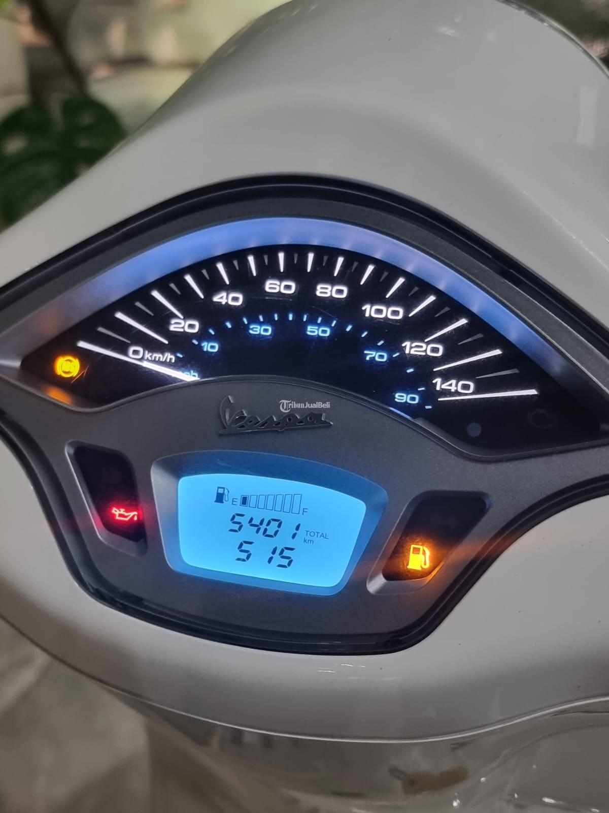 Motor Vespa Primavera Bekas Tahun 2021 Siap Pakai Warn Putih Di Malang ...