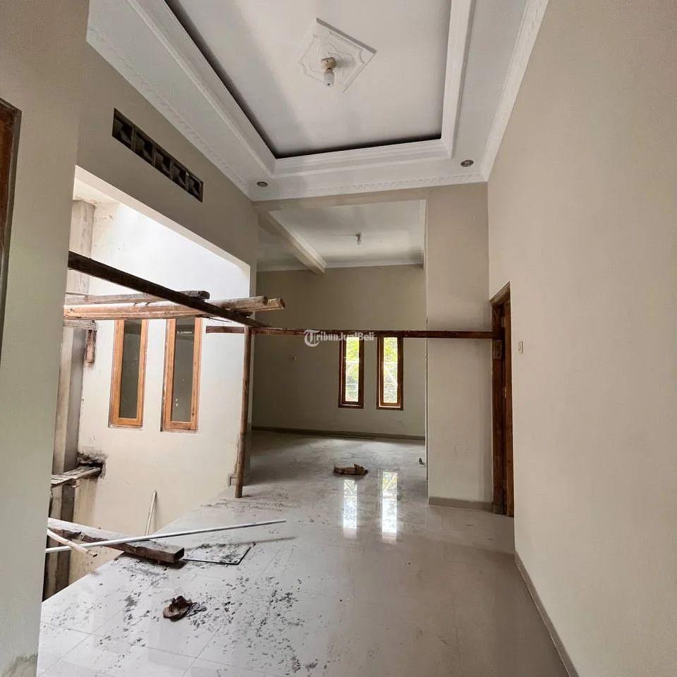 RUMAH SIAP HUNI POSISI HOOK DEKAT KAMPUS UPN