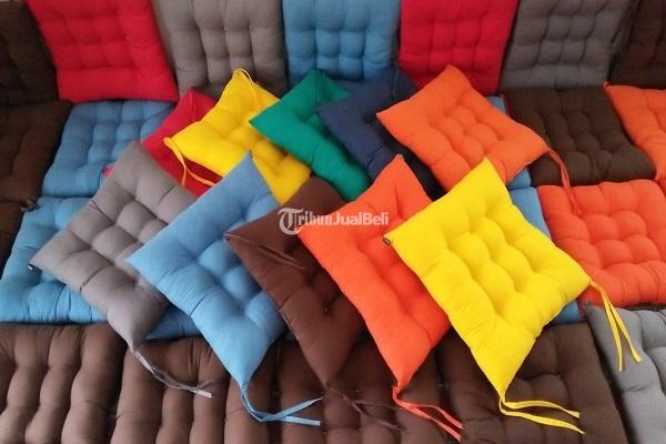 Sewa Bantal Duduk Lesehan Orange Jingga Ukuran 40 Cm Untuk Duduk Santai Di Lantai