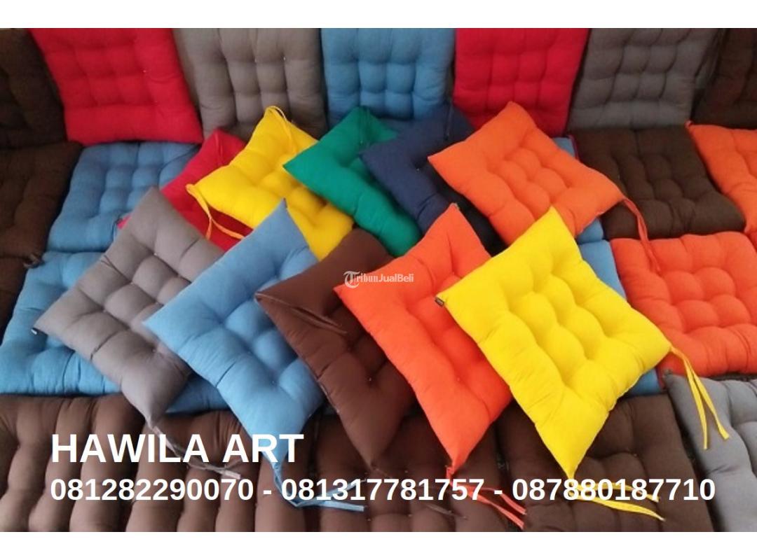 Sewa Bantal Duduk Lesehan Warna Abu Abu Ukuran 40 Cm Untuk Duduk Santai Di Lantai