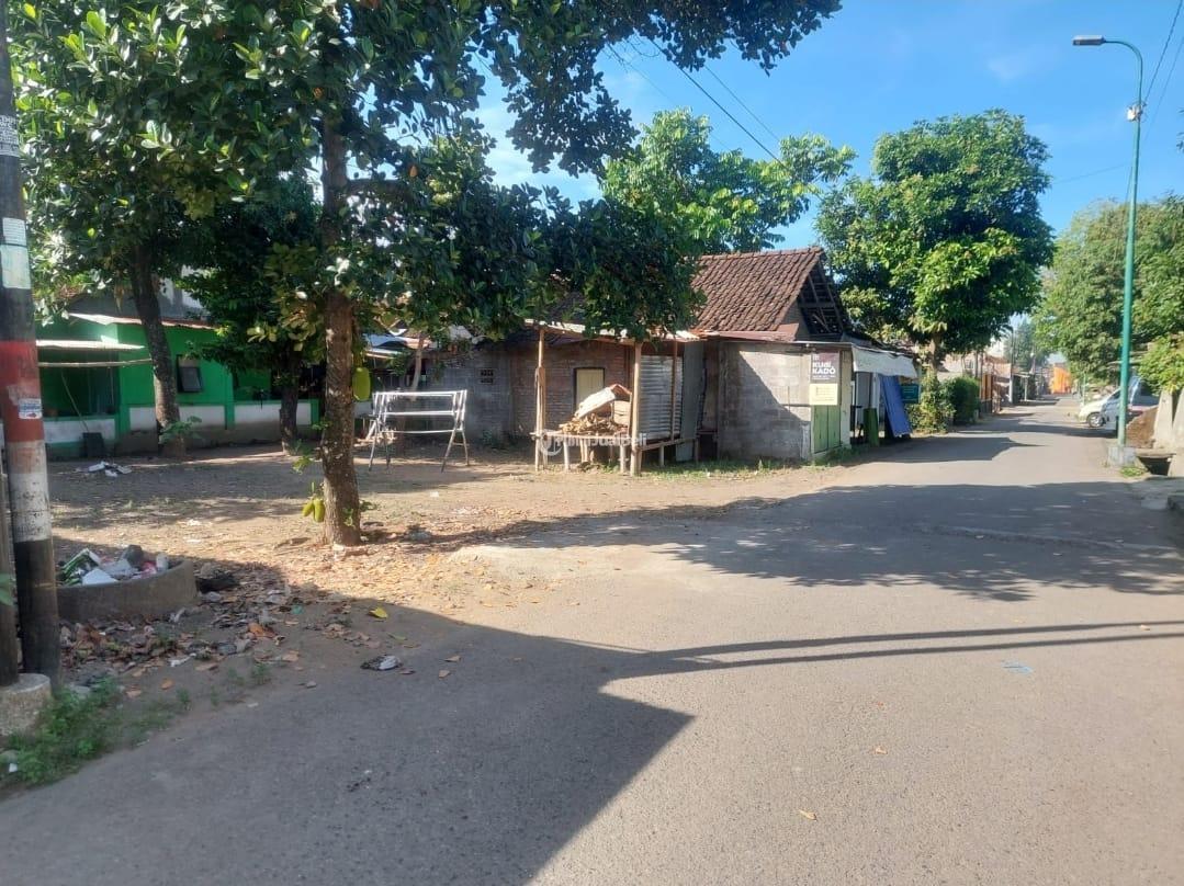 Tanah SHM Pekarangan Kodya Umbulharjo Dekat XT Square