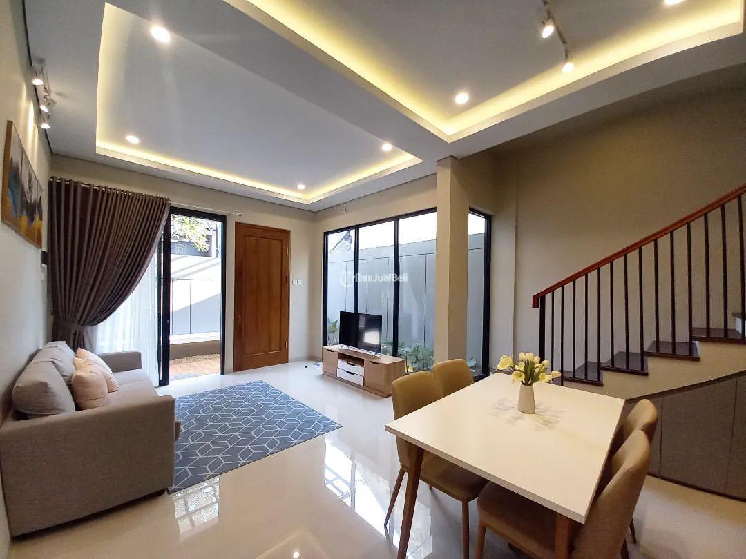 RUMAH MURAH 2 LANTAI SIAP HUNI DEKAT HOTEL HYATT