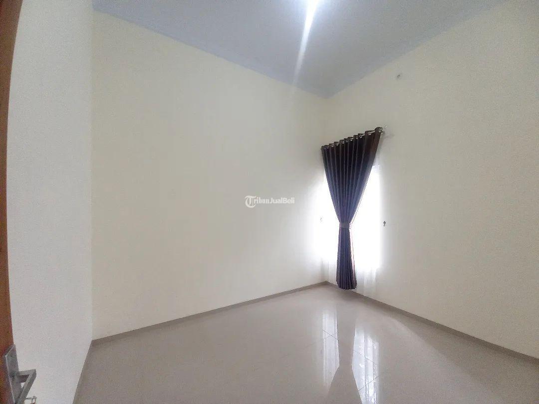 RUMAH CANTIK DI NGEMPLAK FREE PAJAK DEKAT PASAR JANGKANG