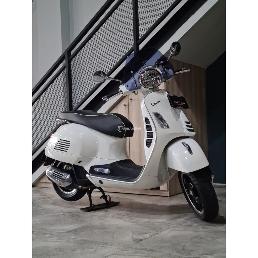 Motor Vespa GTS 150 Super 2021 Bekas Odo Rendah Seperti Baru  Malang Kota