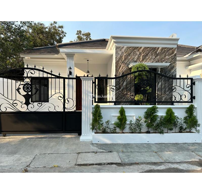 Rumah Cantik Klasik Modern dekat Pasar Cebongan