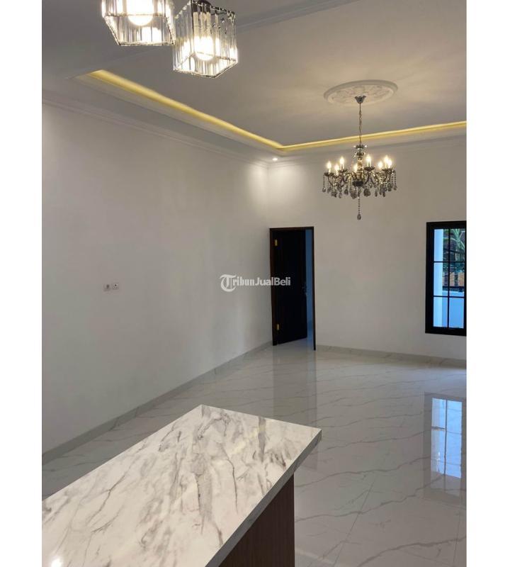 Rumah Cantik Klasik Modern dekat Pasar Cebongan