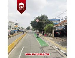 Workshop Pinggir Jalan Raya Jatinegara Barat, Jakarta Timur