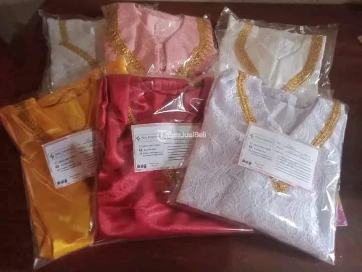BAJU NATAL BERMINAT ANTAR MAUMERE,FLORES,NTT