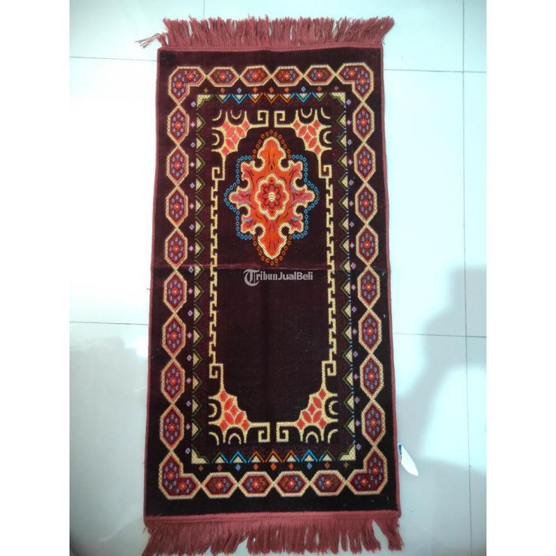Grosir dan Ecer Sajadah Nusa Tenggara Barat Temukan Motif Terbaru yang Memukau