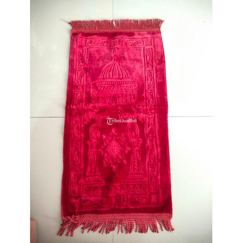 Grosir dan Ecer Sajadah Dompu Pilihan Terpopuler untuk Kebutuhan Ibadah Anda