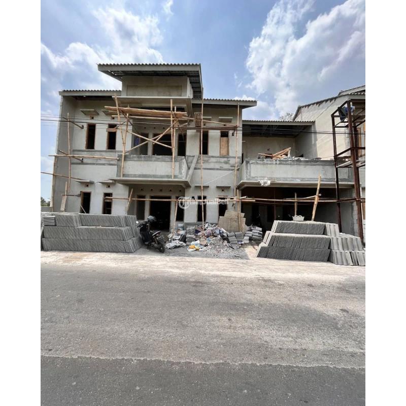 RUMAH 2 LANTAI SIAP HUNI DEKAT STADION MAGUWOHARJO SLEMAN