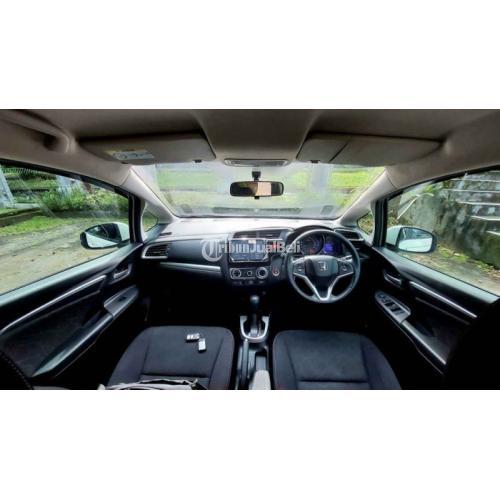 Mobil Honda Jazz RS AT 2017 Warna Putih Bekas Harga Nego Low KM - Badung