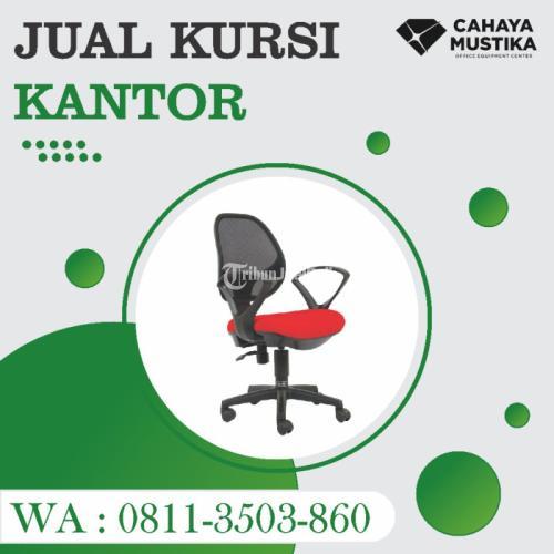 Kursi Kantor Putih di Malang