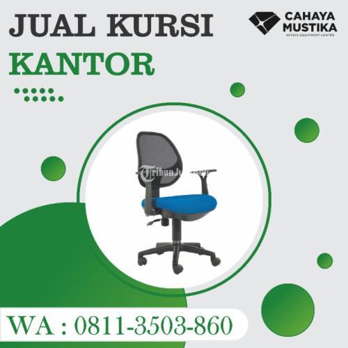 Kursi Kantor Putih di Malang