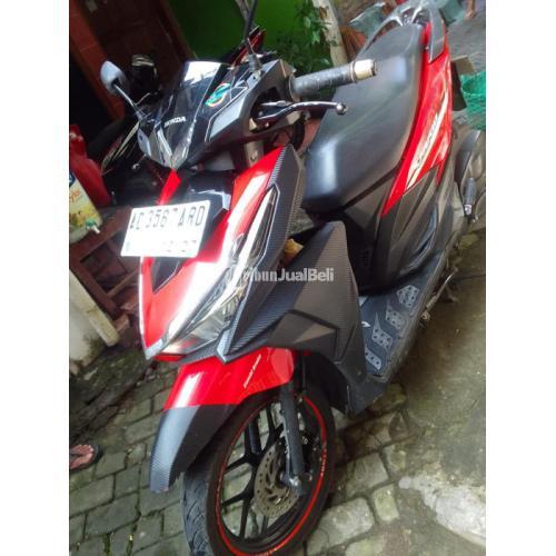 Motor Honda Vario 125 2017 Warna Merah Bekas Surat Lengkap Nego di Solo