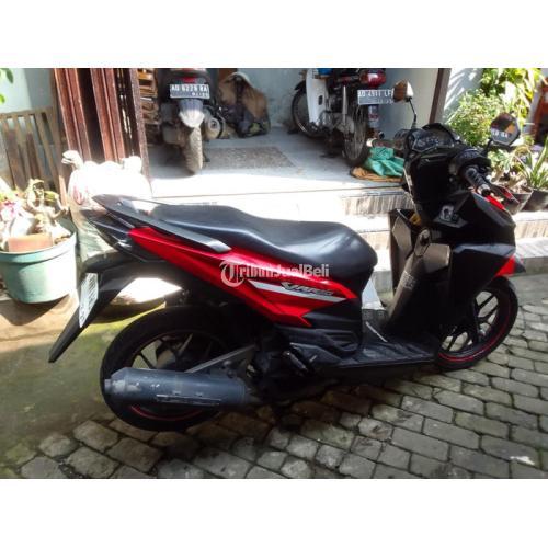 Motor Honda Vario 125 2017 Warna Merah Bekas Surat Lengkap Nego di Solo