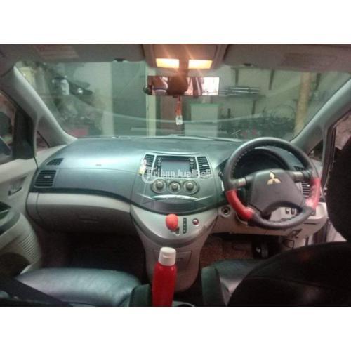 Mobil Mitsubishi Grandis 2008 Silver Seken Surat Lengkap Siap Pakai - Cirebon